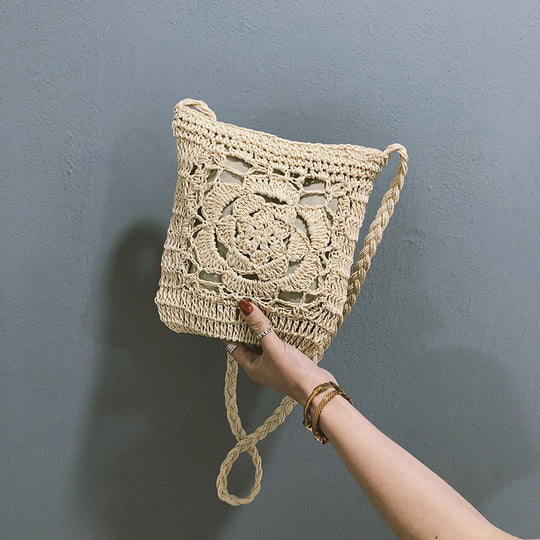 Woven Hollow Out Beach Crochet Fringed Straw Clutch