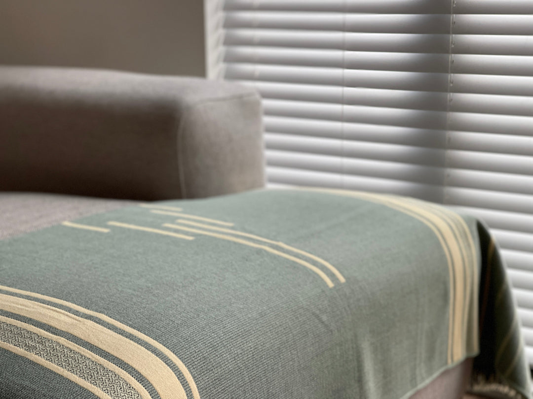 Equinoccio Throw Blanket – Mint & Natural | Handcrafted Ecuadorian Recycled Fiber Throw