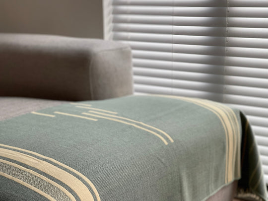Equinoccio Throw Blanket – Mint & Natural | Handcrafted Ecuadorian Recycled Fiber Throw